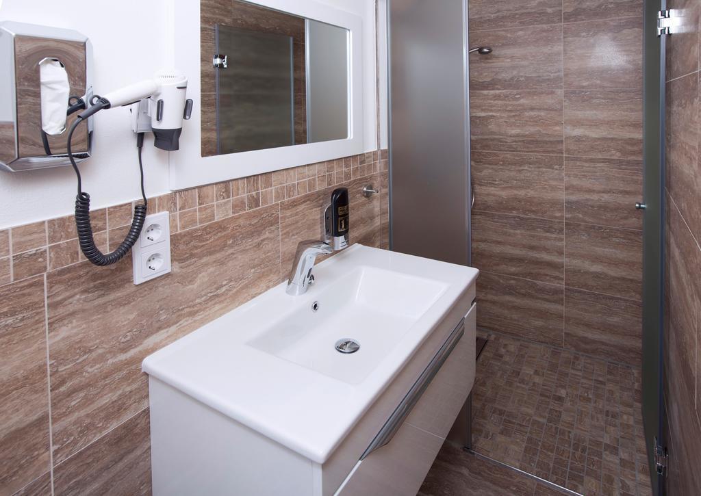 Cityhotel Am Mckeeplatz Crailsheim Room photo